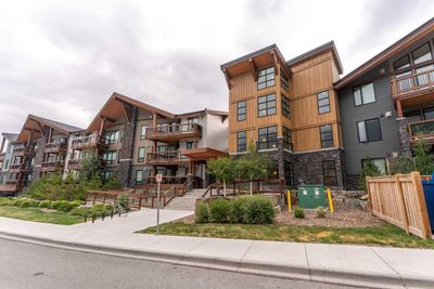 304 - 106 Stewart Creek Rise, Condo with 2 bedrooms, 2 bathrooms and 1 parking in Canmore AB | Image 2