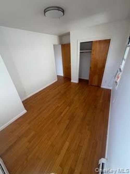 9207 Avenue K, Brooklyn, NY, 11236-4305 | Card Image