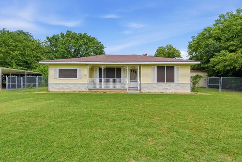 108 Sandra Dr, Azle, TX, 76020-3447 | Card Image