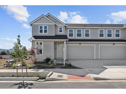 207 Se Acacia Dr, Gresham, OR, 97080-2025 | Card Image