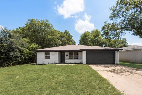2710 Posey Dr, Irving, TX, 75062-4111 | Card Image