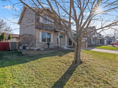 6125 N Thornwood Ave, Davenport, IA, 52806-2792 | Card Image