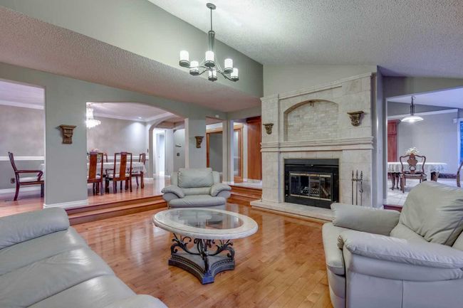 305 East Chestermere Drive, Home with 4 bedrooms, 2 bathrooms and 6 parking in Chestermere AB | Image 16