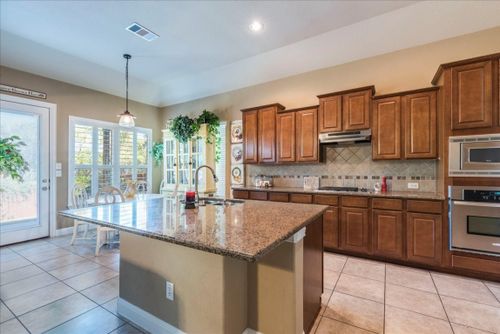 914 Clear Springs Holw, Buda, TX, 78610-5121 | Card Image