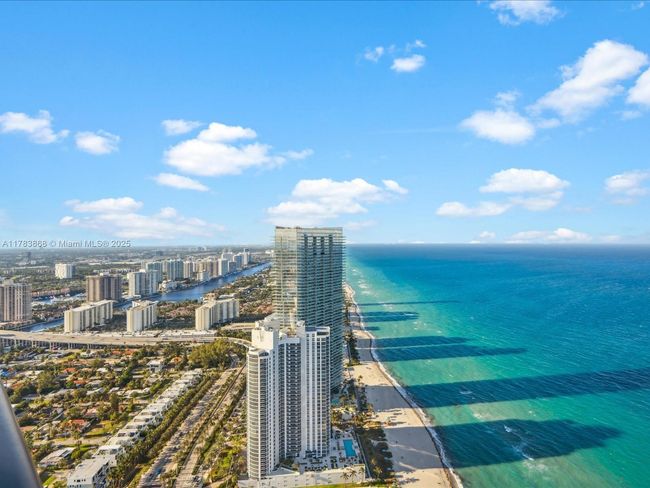 APT-5505 - 18555 Collins Ave, Condo with 3 bedrooms, 5 bathrooms and null parking in Sunny Isles Beach FL | Image 7