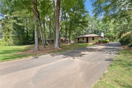 851 Eva Kennedy Rd, suwanee, GA, 30024-1911 | Card Image