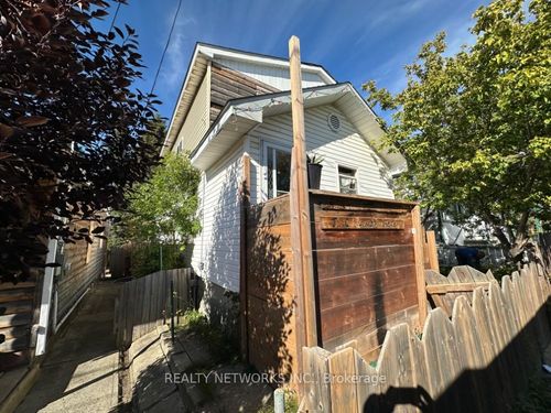 111 Croatia Ave, Schumacher, ON, P0N1G0 | Card Image