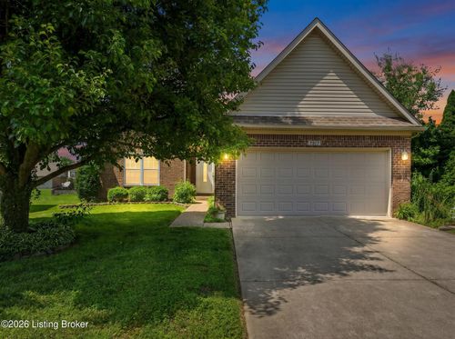 7217 Meadow Ridge Dr, Louisville, KY, 40218-3780 | Card Image