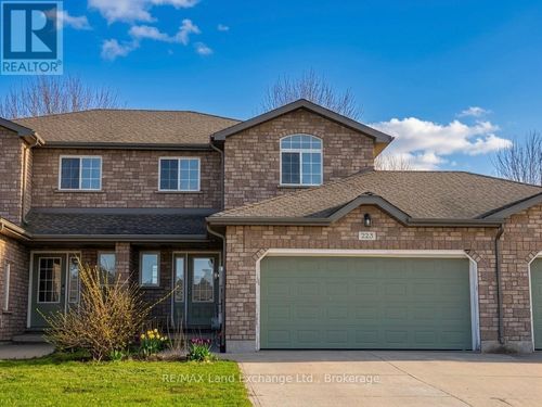 223 Stickel St, Port Elgin, ON, N0H2C1 | Card Image