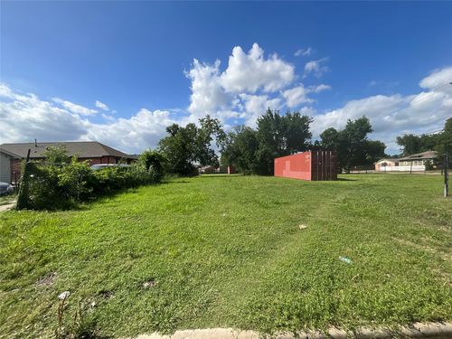 3311 Stonewall St, Houston, TX, 77020-8235 | Card Image