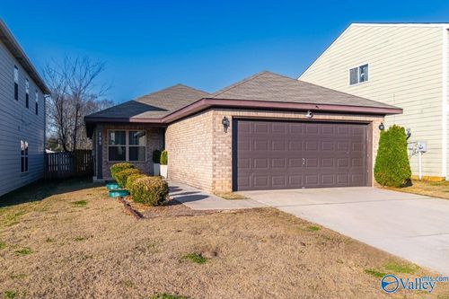 105 Wethersfield Dr, Harvest, AL, 35749-7854 | Card Image