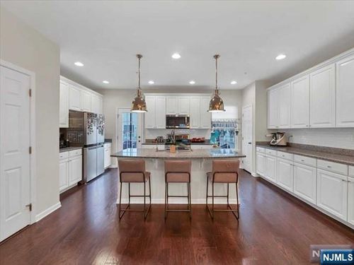 11 Truman Dr, Wood Ridge, NJ, 07075-2143 | Card Image