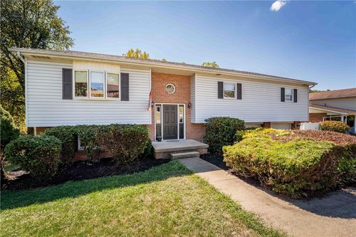 56 Ruble Dr, Uniontown, PA, 15401-8965 | Card Image