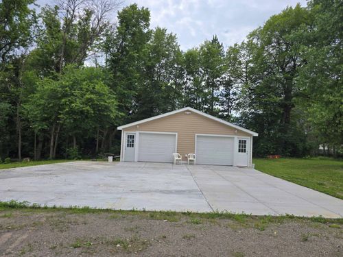 7749 Pioneer Rd, Wyoming, MN, 55092-9305 | Card Image