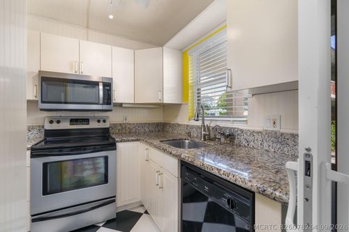 115-2800 Ne 14th Street Cswy, Pompano Beach, FL, 33062-3631 | Card Image