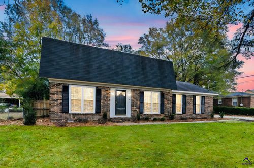1303 Forest Hill Rd, Macon, GA, 31210-2329 | Card Image