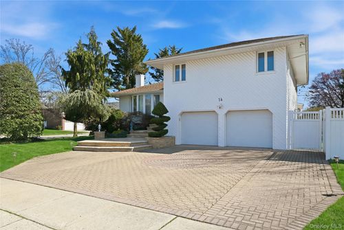 14 Millpond St, Jericho, NY, 11753-2216 | Card Image