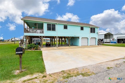 16 Peggy St W, Palacios, TX, 77465-9742 | Card Image