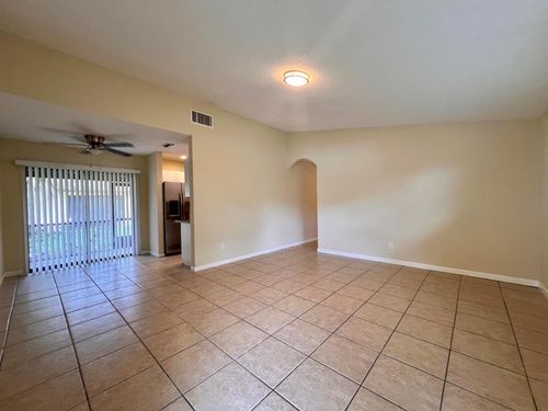 423 Glenwood Dr, West Palm Beach, FL, 33415-2817 | Card Image