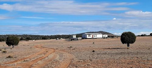 Xxxx W Old Limestone Ln, Seligman, AZ, 86337 | Card Image