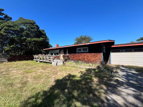 25221 Ward Ave, Fort Bragg, CA, 95437-9573 | Card Image