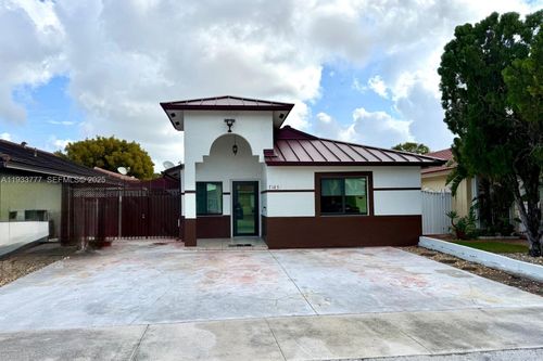 7185 W 30th Ln, Hialeah, FL, 33018-5279 | Card Image