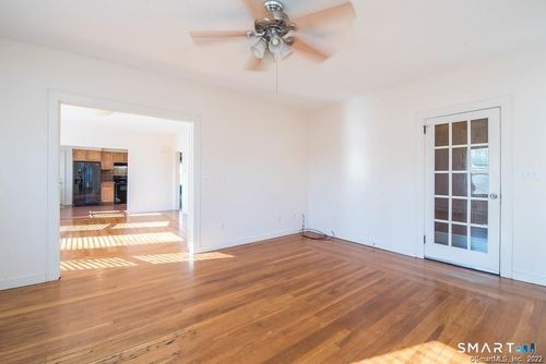 2-2 Pleasant St, Windsor Locks, CT, 06096-1440 | Card Image