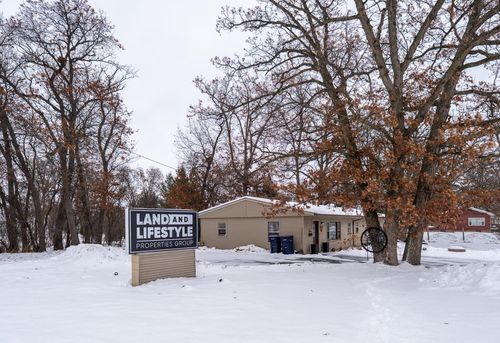 4256 Fox Hills Ct, Janesville, WI, 53546-8207 | Card Image