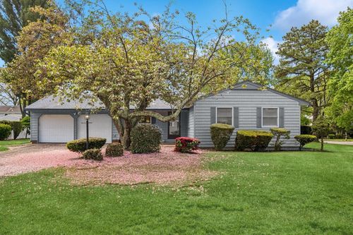 30 Milburn Rd, South Setauket, NY, 11720-1018 | Card Image