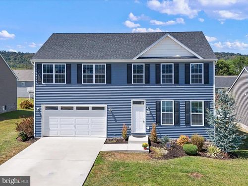 220 Toulouse Ln, MARTINSBURG, WV, 25403-7747 | Card Image