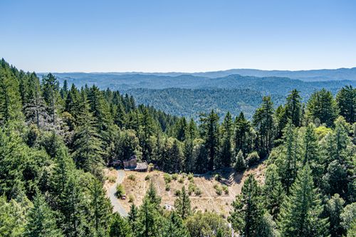 946 Chinquapin Dr, Redway, CA, 95560-9810 | Card Image