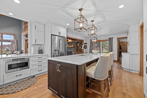 9079 W Kensington Way, Franklin, WI, 53132-8213 | Card Image
