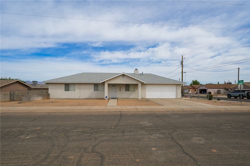 3247 Calumet Ave, Kingman, AZ, 86401-4938 | Card Image