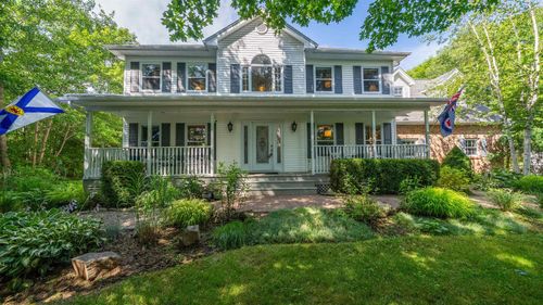 45 Canterbury Lane, House with 5 bedrooms, 4 bathrooms and 2 parking in Fall River NS | Card Image