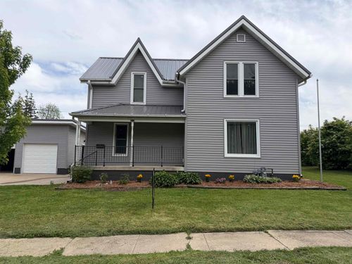 613 Wapsie St, Sumner, IA, 50674-1348 | Card Image