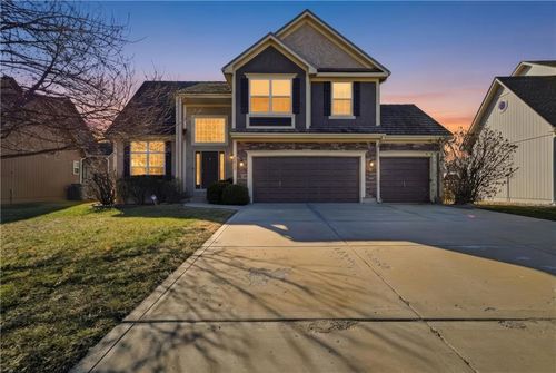 2513 Sw 12th St, Lee's Summit, MO, 64081-3857 | Card Image