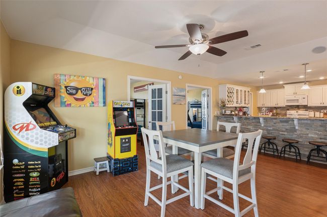 876 Kahla Dr, House other with 5 bedrooms, 2 bathrooms and 2 parking in Crystal Beach TX | Image 14