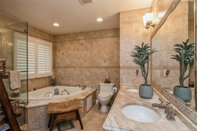 821 Peconic St, House other with 3 bedrooms, 2 bathrooms and null parking in Ronkonkoma NY | Image 18