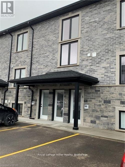 6-3192 Vivian Line 37, Stratford, ON, N5A0J8 | Card Image