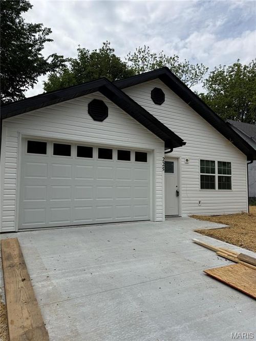 225 Garfield St, Lebanon, MO, 65536-2937 | Card Image