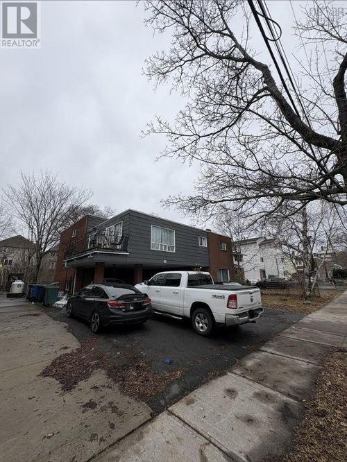 918 Mclean St, Halifax, NS, B3H2V1 | Card Image