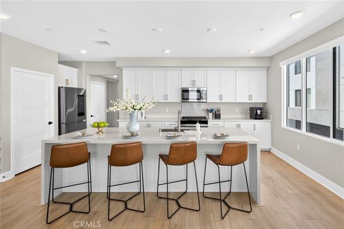 209-16289 Dawn Way, Tustin, CA, 92782-2863 | Card Image