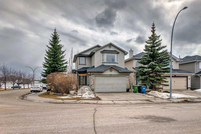 407 Bridlewood Avenue Sw, Home with 6 bedrooms, 3 bathrooms and 4 parking in Calgary AB | Image 36