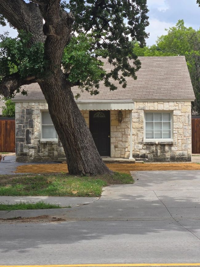 Ranch-style home perfect for an office or flex space | Image 4