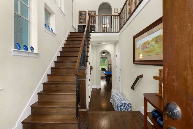 Entry of this elegant well maintained home. | Image 40