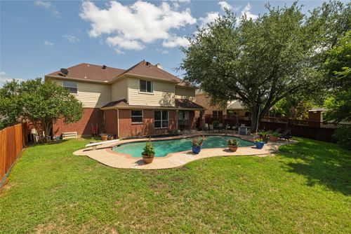 5732 Chelmsford Trl, Arlington, TX, 76018-2585 | Card Image