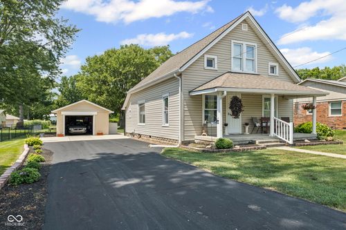 218 N West St, Bargersville, IN, 46106-8994 | Card Image