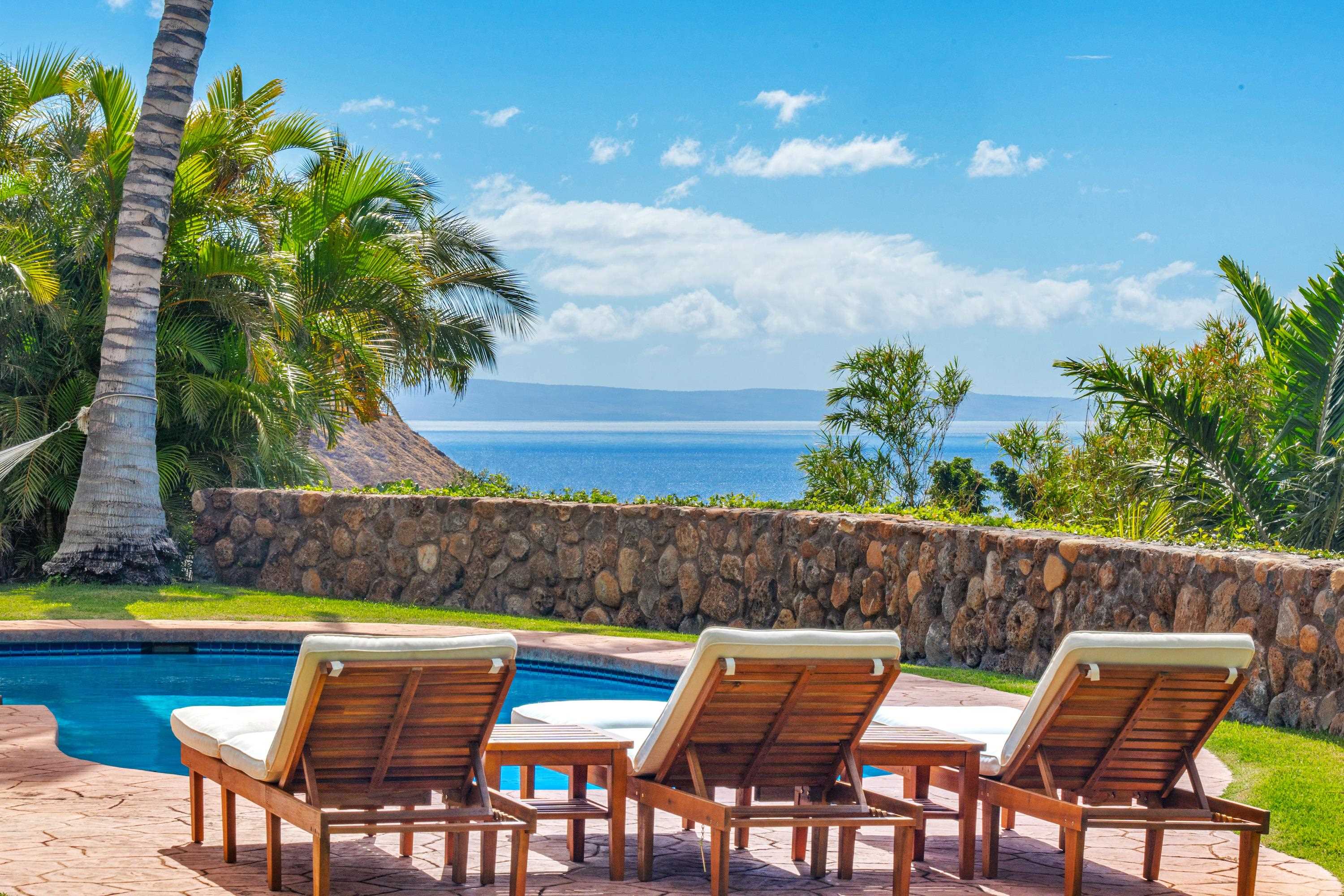 Kumu Niu Pl, Lahaina, HI 96761