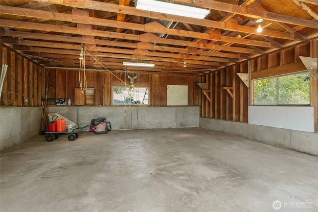 Garage | Image 31