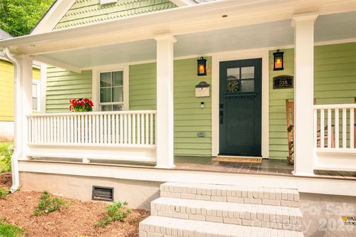 518 W Sharpe St, Statesville, NC, 28677-5724 | Card Image